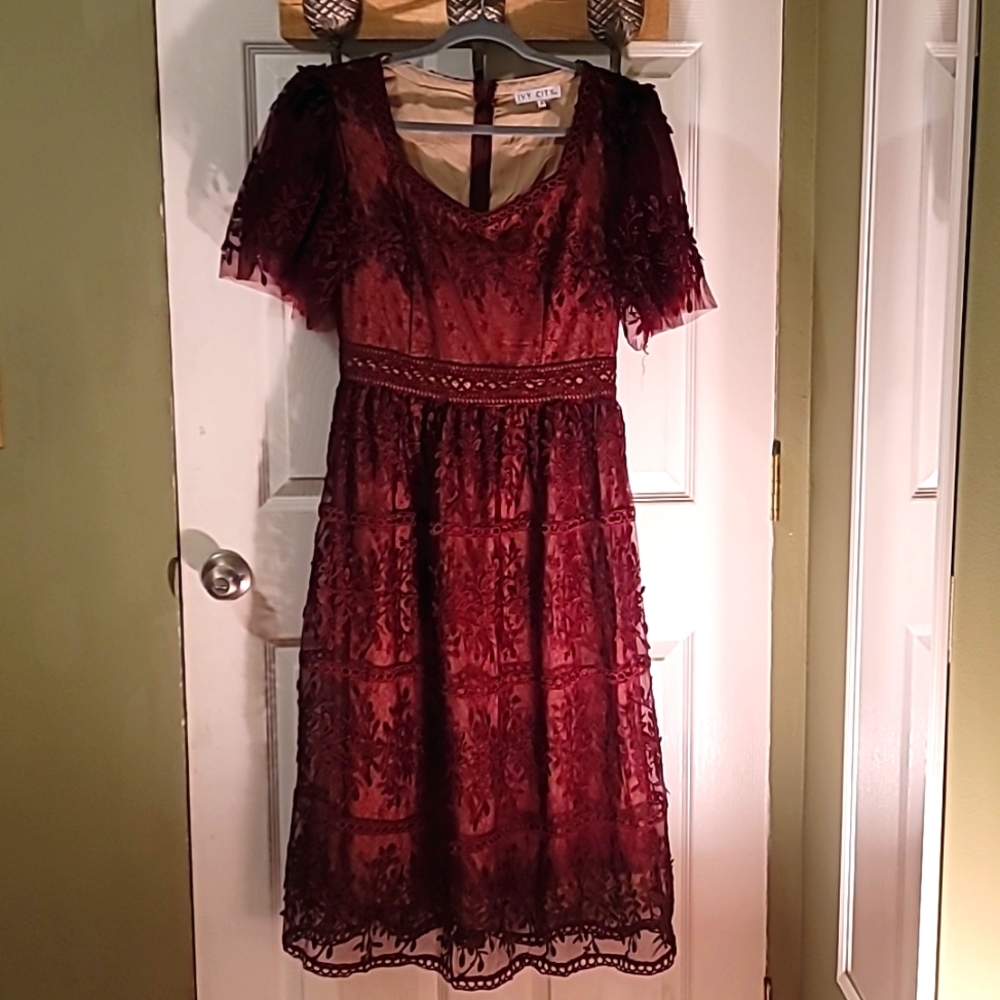 Ivy City Co Burgandy Lace Dress Size Medium